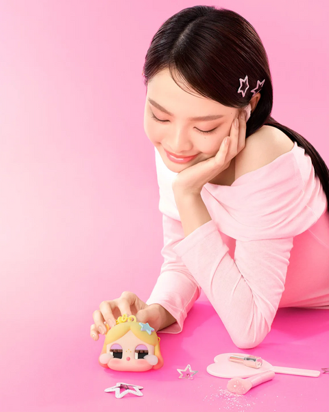 Pop Mart x Crybaby Shiny Shiny Series Earphone Case - Gold