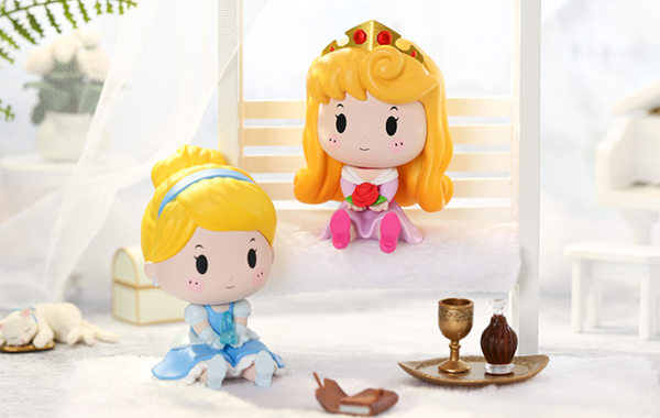 Pop Mart x Disney Princess Sitting